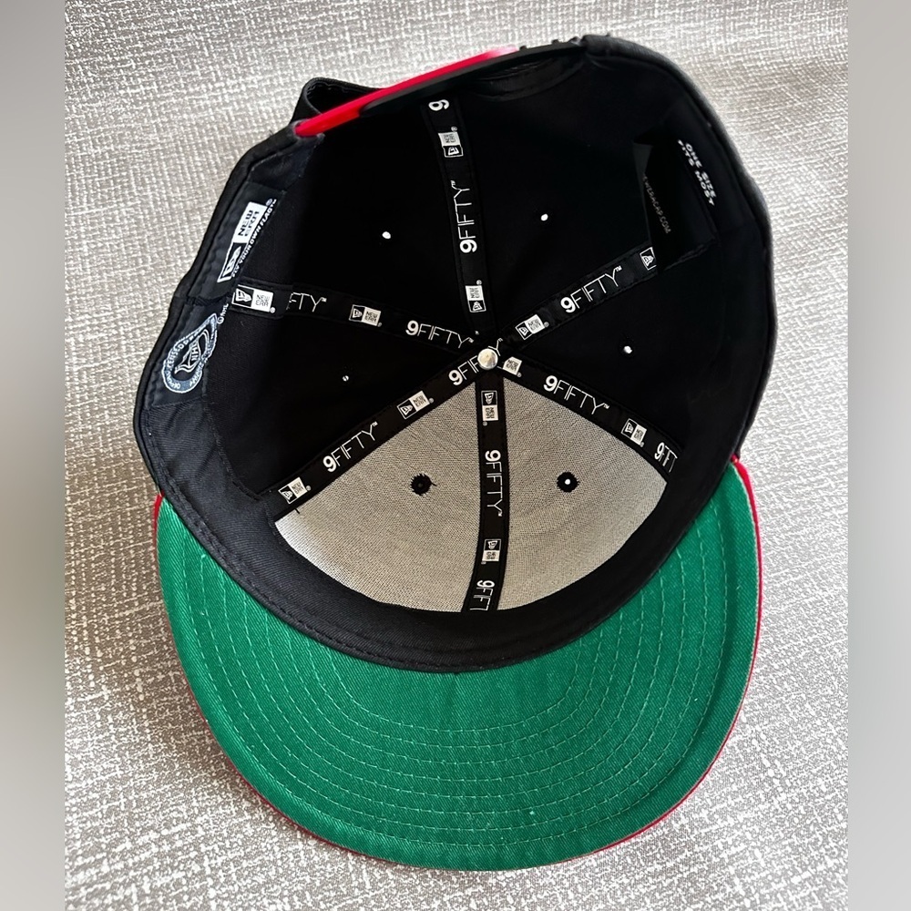 Chicago Blackhawks NFL Cap OS - Picture 11 of 13